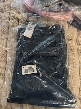 Hollister Women's Dark Blue Straight Leg Jeans
